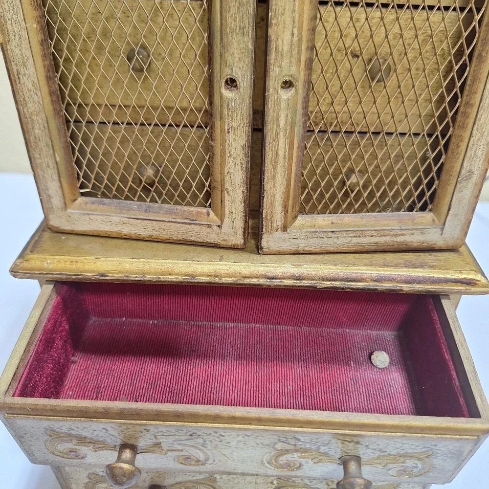 The Unbranded Brand style drawer